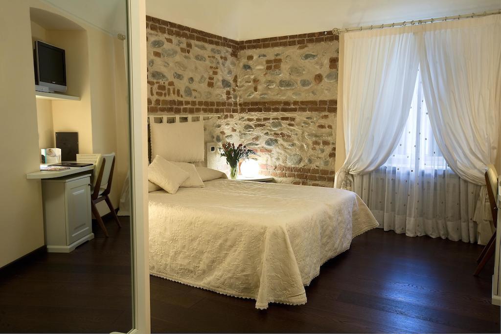Hotel Cascina Di Corte Венария Реале Стая снимка