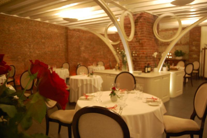 Hotel Cascina Di Corte Венария Реале Екстериор снимка